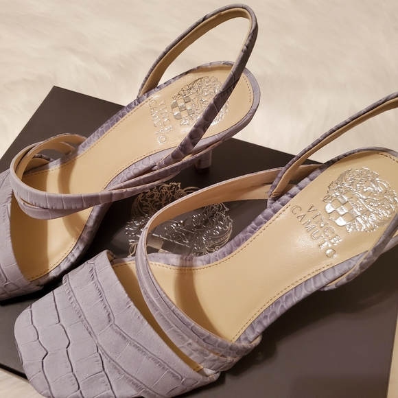 VINCE CAMUTO Pale Blue Croco Samira - Picture 3 of 8